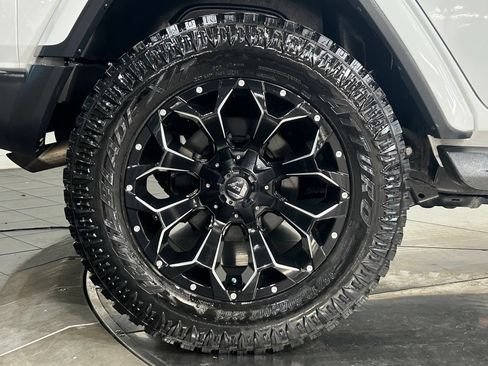 Used 2021 Jeep Wrangler Unlimited Sahara AWD/4WD image 20