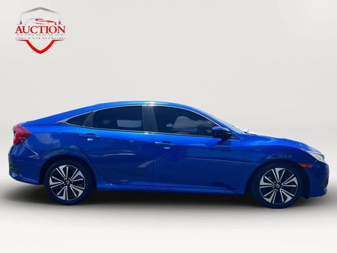 Used 2017 Honda Civic EX-T image 4