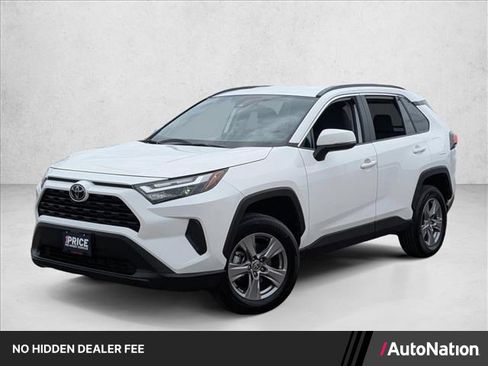 Used 2025 Toyota RAV4 XLE FWD image 1