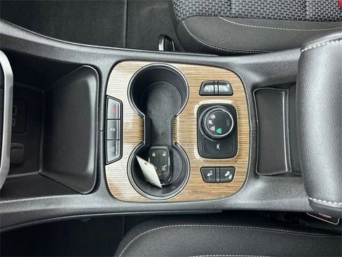 Used 2023 GMC Acadia SLE w/ Driver Convenience Package image 29