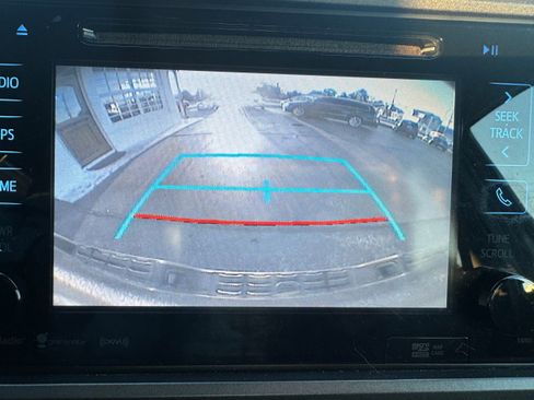 Used 2018 Toyota Tacoma TRD Off-Road image 14