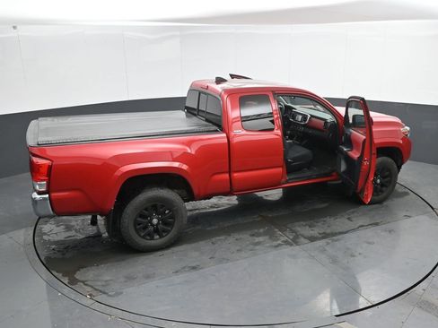 Used 2016 Toyota Tacoma SR5 w/ SR5 Appearance Package (SN) image 38