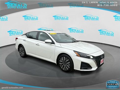 Used 2024 Nissan Altima 2.5 SV w/ SV Premium Package image 9