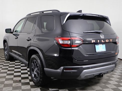 New 2026 Honda Pilot TrailSport image 4