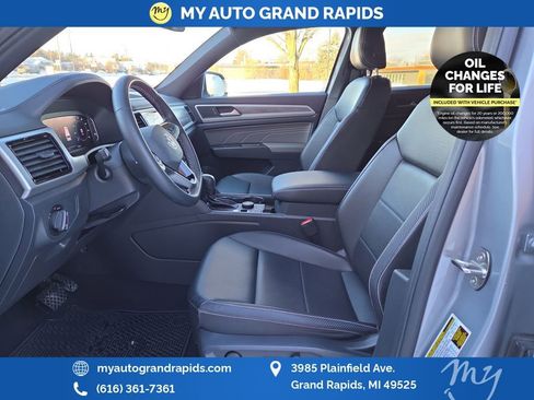 Used 2022 Volkswagen Atlas Cross Sport SE image 9