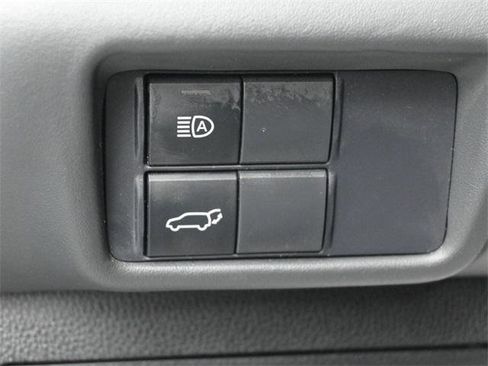 Certified 2021 Toyota Highlander XSE image 19