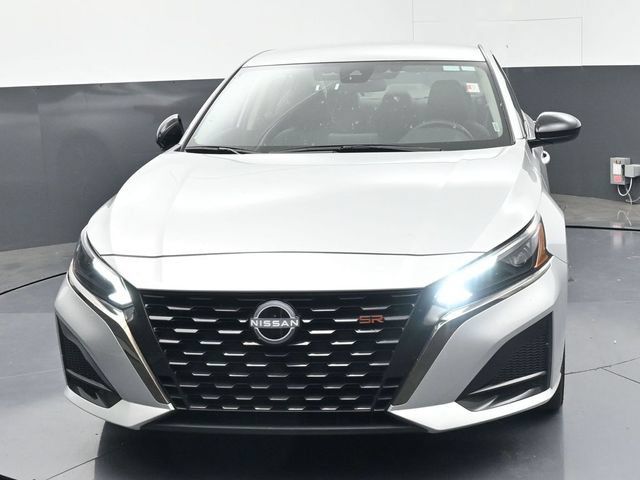 Used 2025 Nissan Altima 2.5 SR FWD image 39