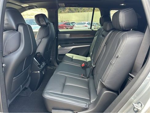 New 2026 Cadillac Vistiq Luxury image 14