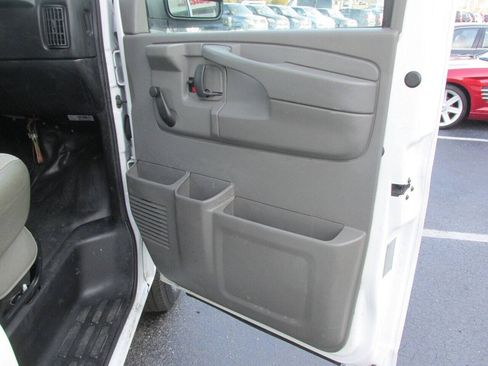 Used 2014 Chevrolet Express 3500 RWD image 29