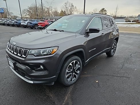 Used 2024 Jeep Compass Limited image 8