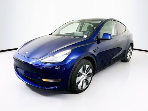 Used 2023 Tesla Model Y Long Range AWD/4WD image 3