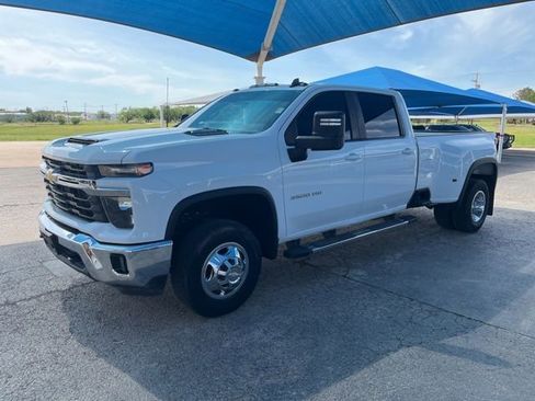 Used 2024 Chevrolet Silverado 3500 LT w/ Convenience Package AWD/4WD image 1
