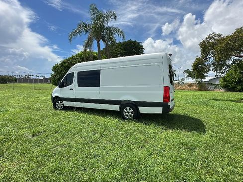Used 2019 Mercedes-Benz Sprinter 170 image 4