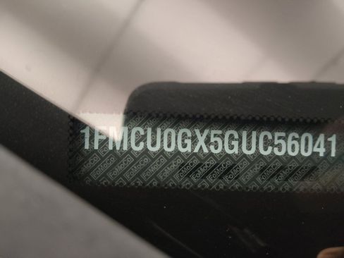 Used 2016 Ford Escape SE w/ SE Chrome Package image 30