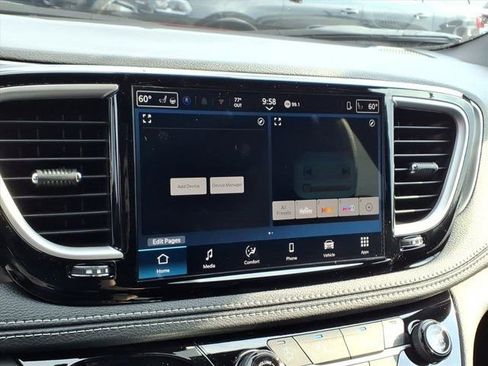 New 2026 Chrysler Pacifica Select image 8