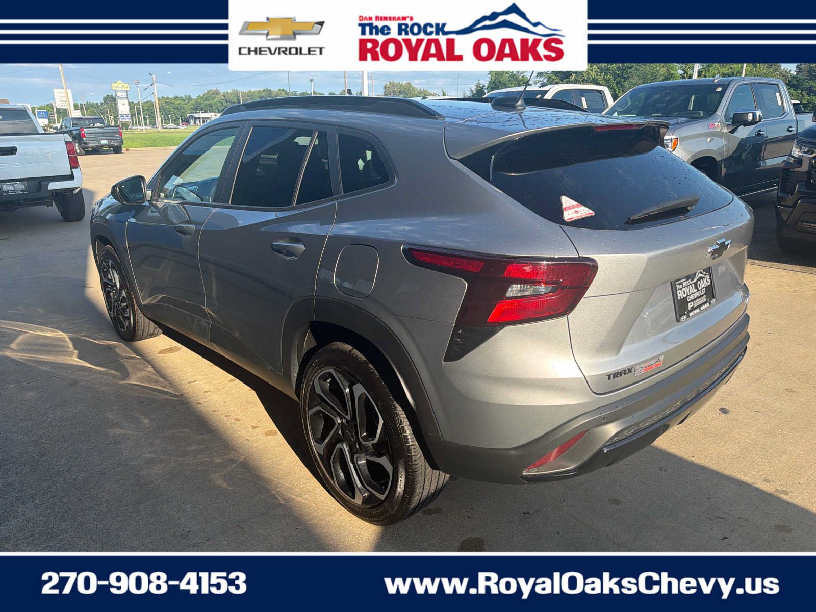 Used 2025 Chevrolet Trax RS w/ Sunroof Package FWD image 3
