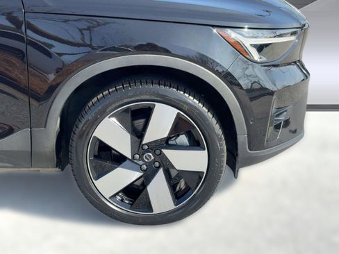 Certified 2023 Volvo C40 P8 Recharge Ultimate image 12