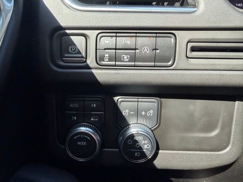 Used 2023 GMC Yukon SLT w/ SLT Premium Package AWD/4WD image 20