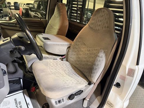 Used 1999 Ford F350 4x4 Regular Cab DRW Super Duty image 12