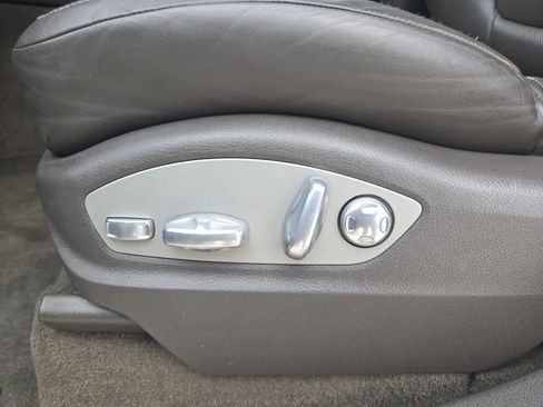 Used 2017 Porsche Cayenne image 16