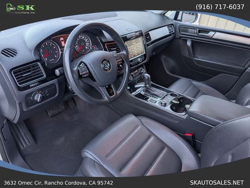 Used 2011 Volkswagen Touareg VR6 AWD/4WD image 14