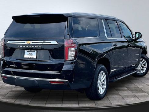 Used 2023 Chevrolet Suburban LT AWD/4WD image 2