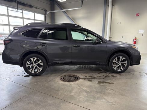 Used 2021 Subaru Outback Limited AWD/4WD image 8