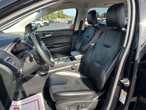 Used 2022 Ford Edge Titanium image 14
