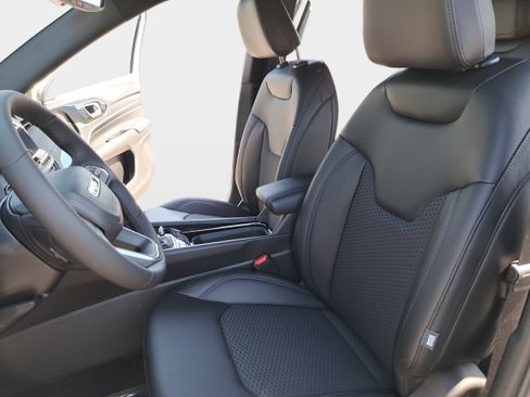 New 2026 Jeep Compass Latitude image 14