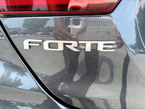 Used 2022 Kia Forte GT-Line w/ GT-Line Premium Package FWD image 10
