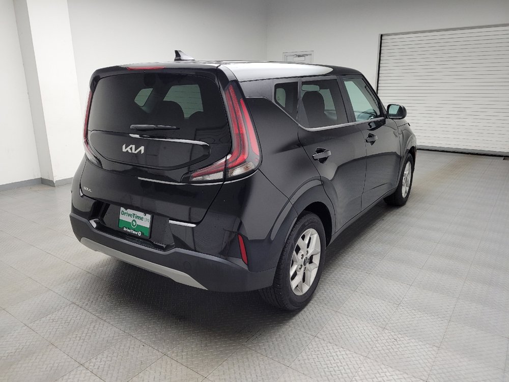 Used 2023 Kia Soul LX w/ Option Group 015 FWD image 9