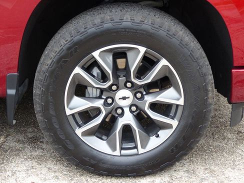 Used 2024 Chevrolet Silverado 1500 RST AWD/4WD image 13