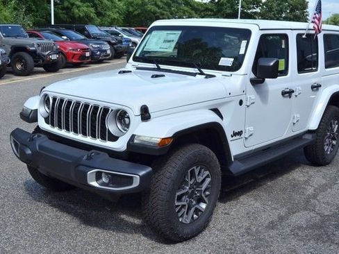 New 2026 Jeep Wrangler Unlimited Sahara AWD/4WD image 4