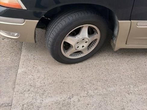 Used 2000 Ford Windstar image 2