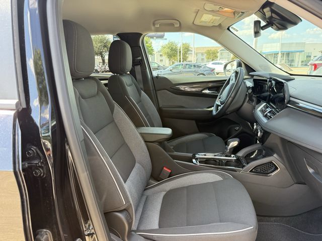 Used 2025 Chevrolet TrailBlazer LT w/ Convenience Package FWD image 30