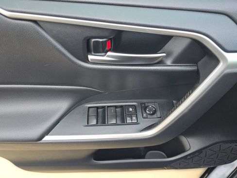 Used 2019 Toyota RAV4 XLE image 23