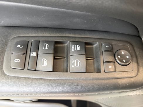 Used 2022 Jeep Grand Cherokee Limited AWD/4WD image 13