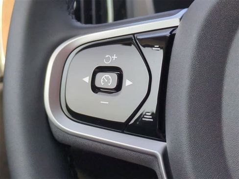 Used 2026 Volvo XC60 B5 Plus w/ Protection Package Premier image 24