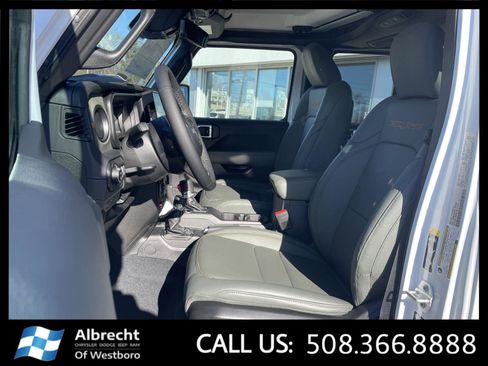 New 2026 Jeep Gladiator Mojave w/ Safety Group AWD/4WD image 10