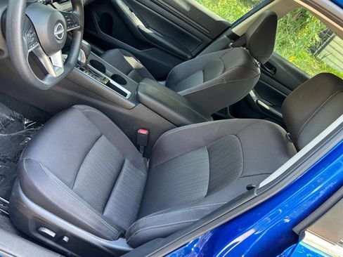 Used 2025 Nissan Altima 2.5 SV FWD image 36