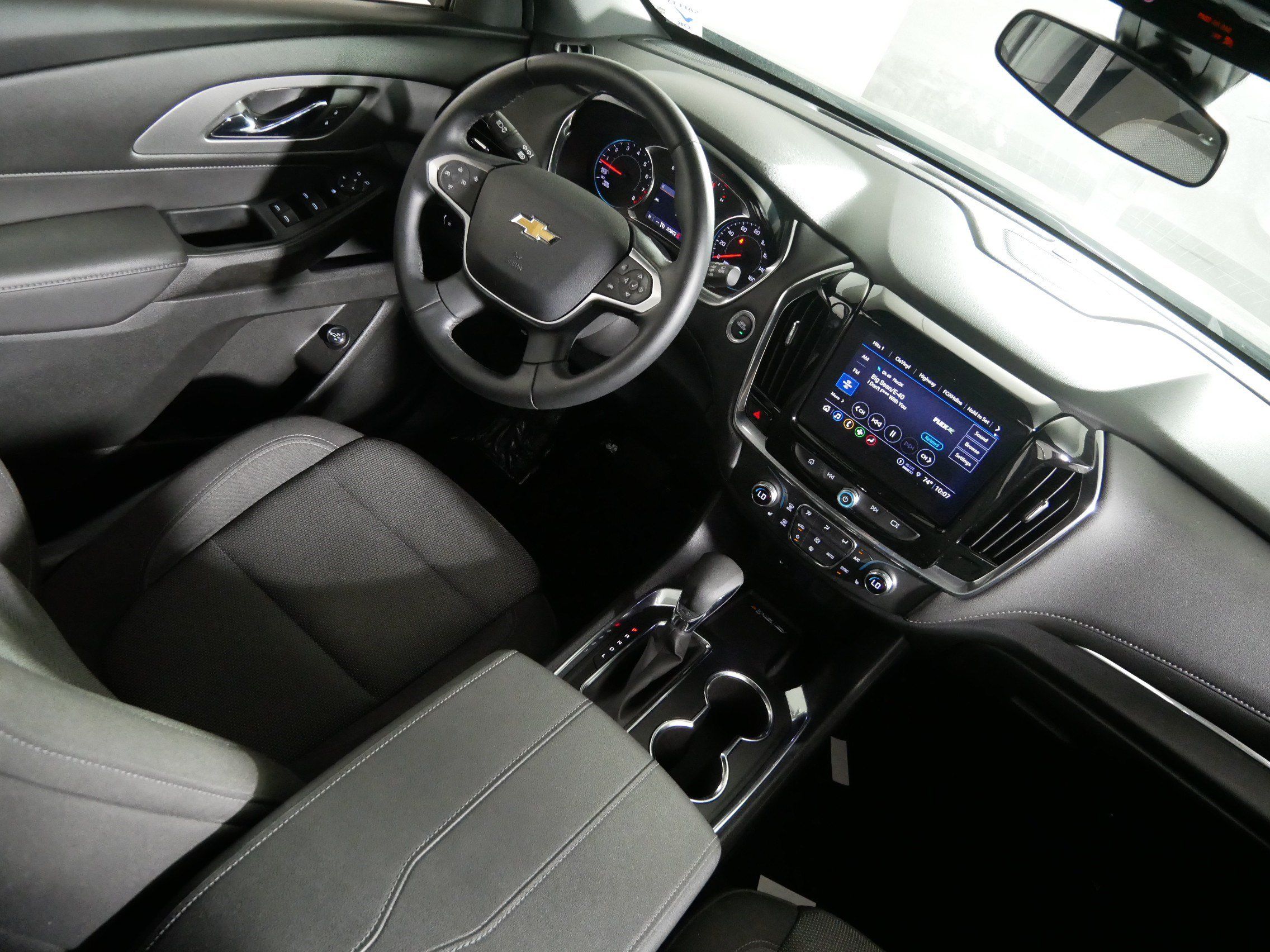 Used 2023 Chevrolet Traverse LT AWD/4WD image 9