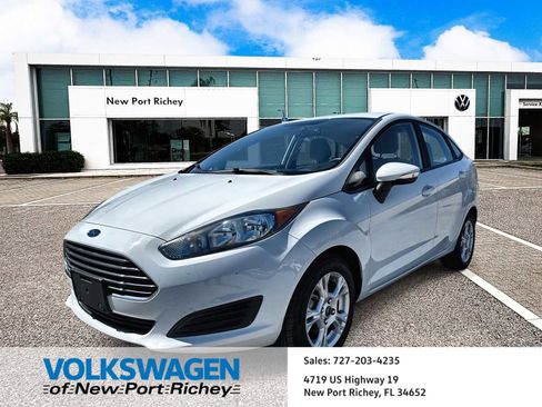 Used 2016 Ford Fiesta SE image 1