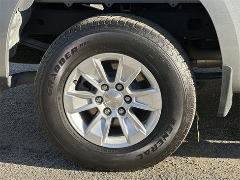 Used 2024 Chevrolet Silverado 1500 LT image 32