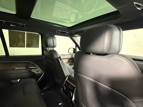 Used 2025 Land Rover Range Rover SE AWD/4WD image 30