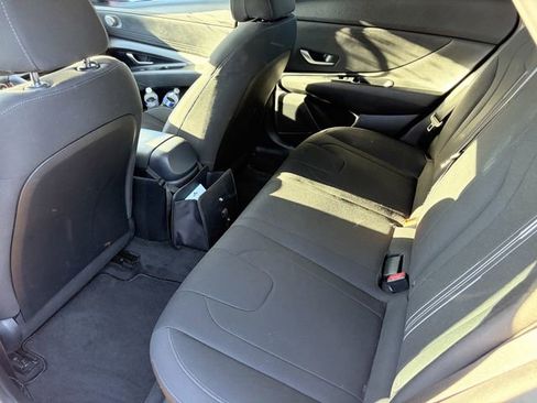 Used 2022 Hyundai Elantra SEL image 7