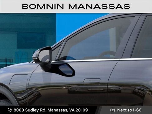 New 2026 Chevrolet Equinox EV LT image 12