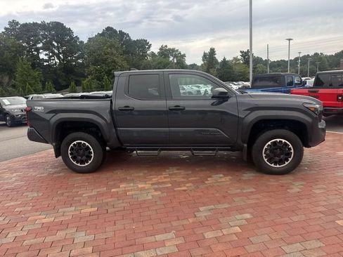Used 2024 Toyota Tacoma TRD Off-Road AWD/4WD image 16