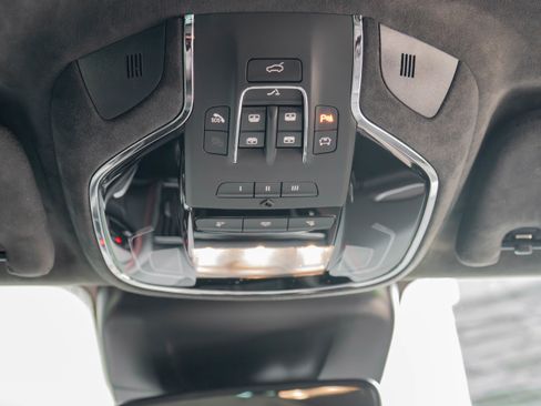 Used 2022 Maserati Levante Trofeo image 37