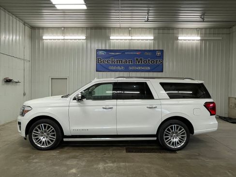 Used 2022 Ford Expedition Max Platinum AWD/4WD image 2