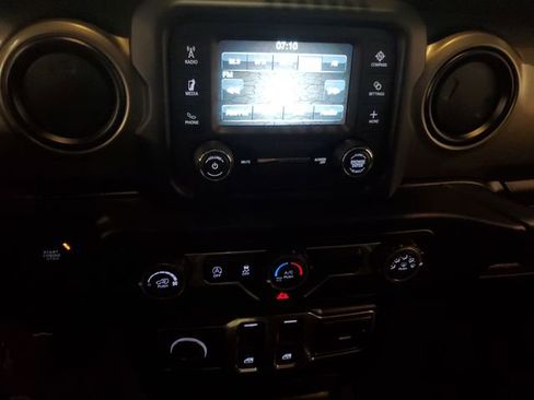 Used 2018 Jeep Wrangler Sport AWD/4WD image 19